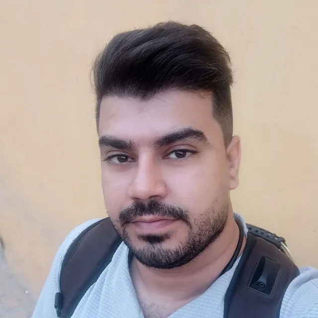 عکس میلاد ابری، برنامه نویس، سئو